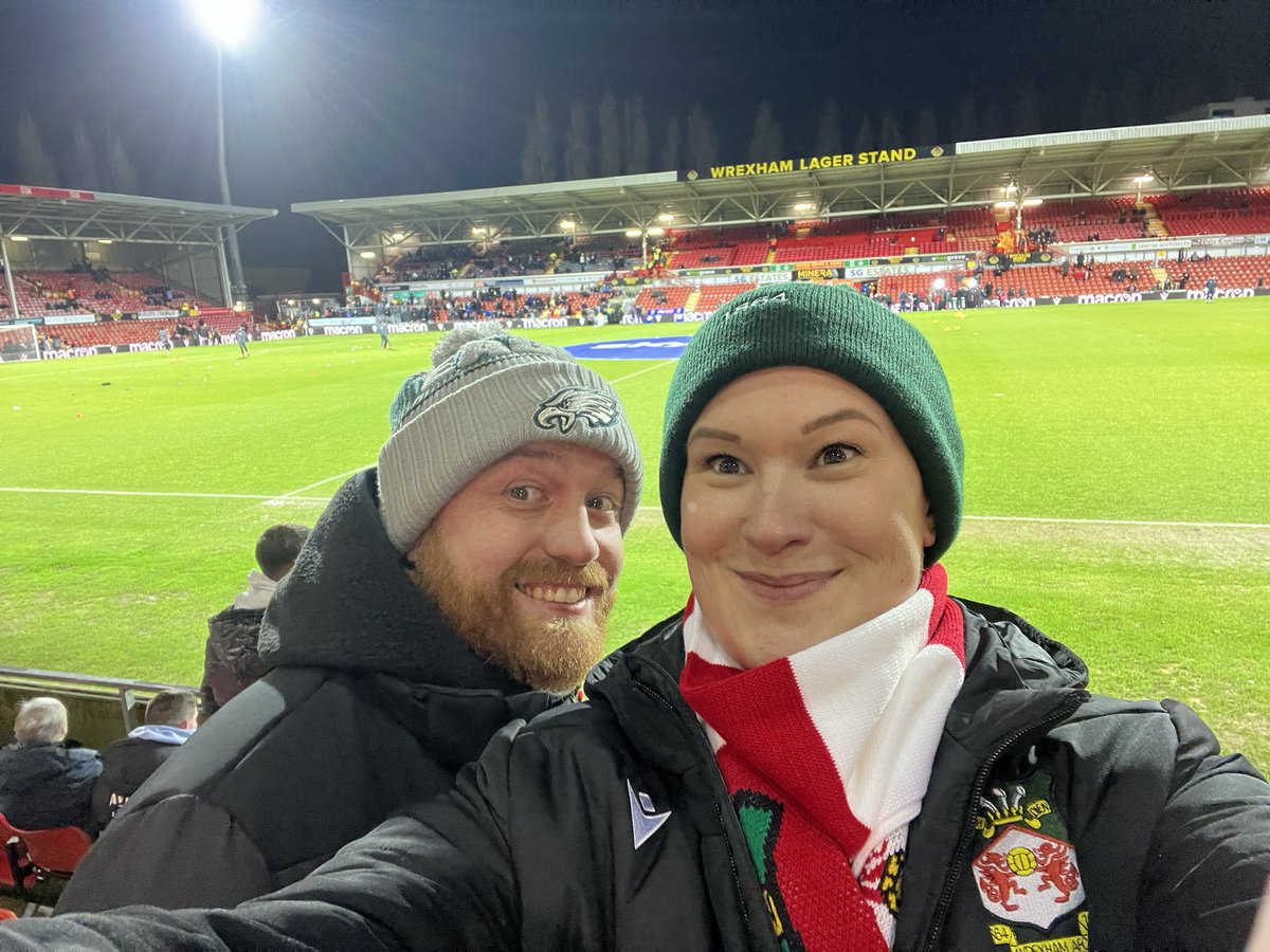 RaychullBe's tweet image. It’s past the little man’s bedtime and I have a week off chemo &amp;amp; treatment, so I’m only bloody here @Wrexham_AFC 🥹🥰 c’mon lads ⚽️ @dubd4n @fearlessidzine @RobRyanRed @RMcElhenney @VancityReynolds