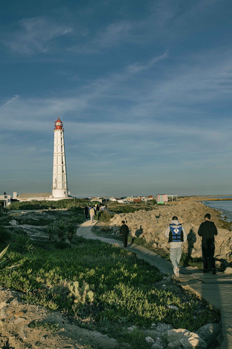 Alguna vez habéis estado en la isla de faro
•
•
•
#streetphotography#streetphotographer#Portugalstreet #timeless_streets #canonlove #fotografiacallejera #capturestreets #streetclassics #storyofthestreet#fotografia#faro#algarve#portugal #canonphotography #canonphoto #canon