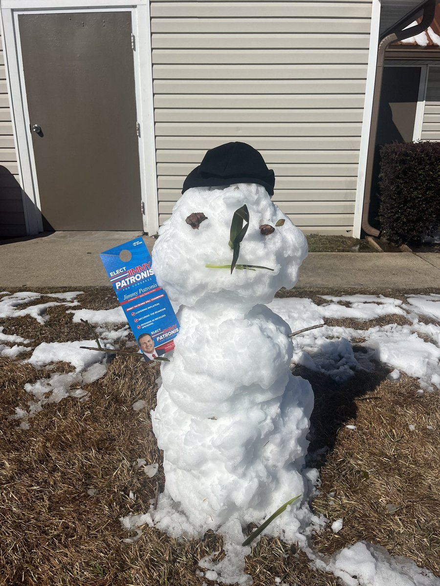 RommelLopez12's tweet photo. After being snowed in for almost 48 hours.
I am excited to introduce our new Florida team member “ Scrappy The Snowman”
Support @JimmyPatronis for congress on this upcoming special election
#AFPAction
P.S “scrappy, loves long walks in the sun and the beach” https://t.co/nmwqlLXpss
