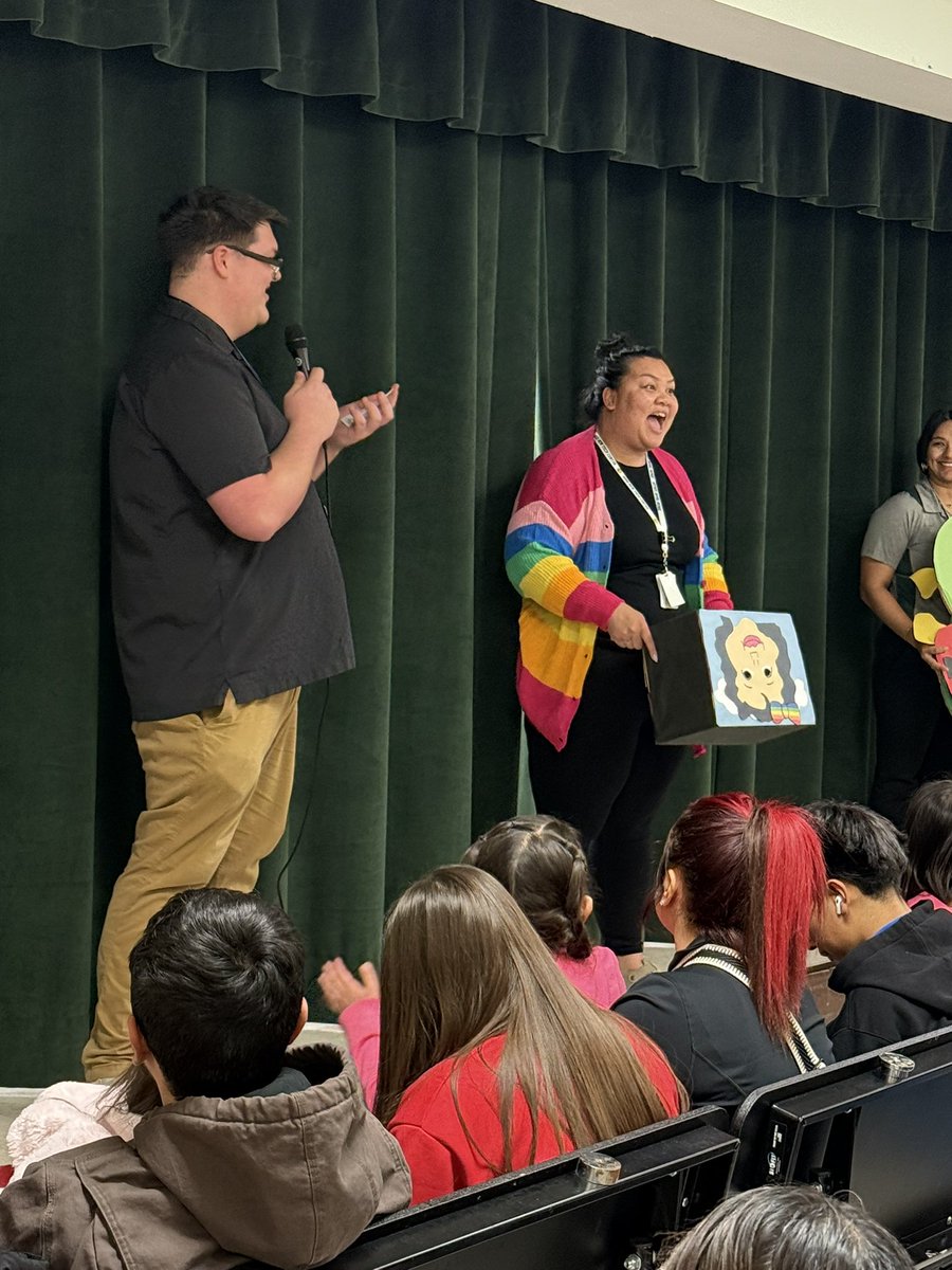 Hogg_Library's tweet photo. Thank you to the teachers who willingly dressed up. Our first attempt at a Masked Reader night was a success @ElementaryHogg @DISD_Libraries @DallasReads @ProjectReadDISD https://t.co/WI558hhP8m