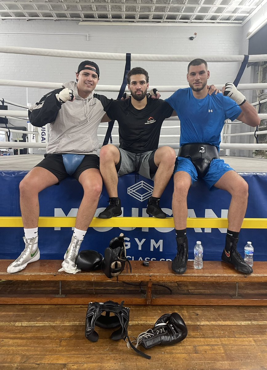 Working at it 🥊
<a href="/johnhedges_/">john hedges</a>  🎩<a href="/ITAUMAkarol/">karol ITAUMA</a> 
<a href="/tommyfletcher0/">Tommy Fletcher</a> 👻