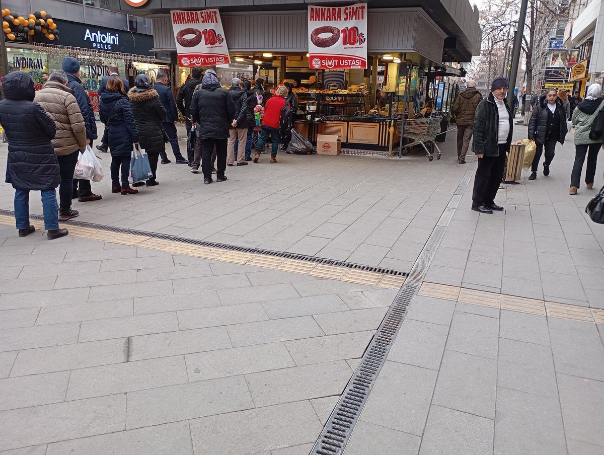 Simit 10 TL olunca kuyruk oluyor. 
Nereden nereyee