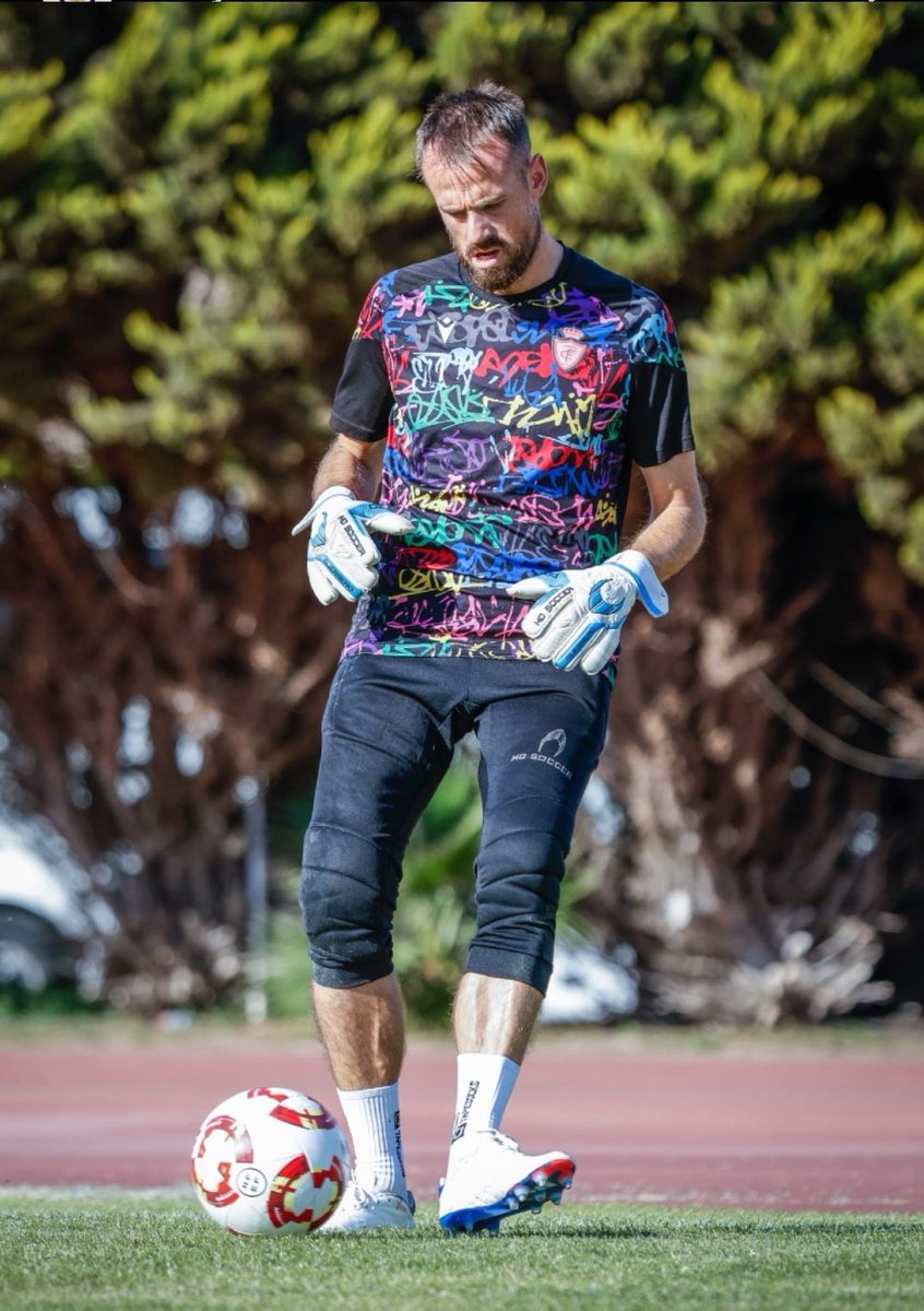 📍 Sabías que... ❓️ 

En Ucrania hay un equipo llamado Cherkasy FC que utiliza nuestros mismos colores 🟣⚪️.

👉🏻 Pero no queda ahí la cosa, ya que utilizan nuestras mismas camisetas...👕