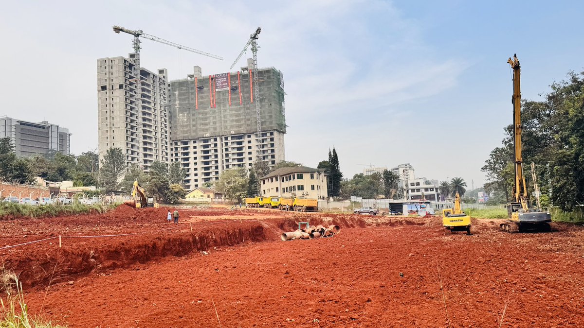 TheMutaD's tweet image. 12. THE AFRIEXIM AFRICA TRADE CENTER, KAMPALA

Uganda has a dearth of regional or global organization in offices. Nairobi, Addis Ababa and increasingly, Kigali, take the cake.

Understandably, Uganda bent over backwards to host this regional Trade Center for AFRIEXIM bank.

A…