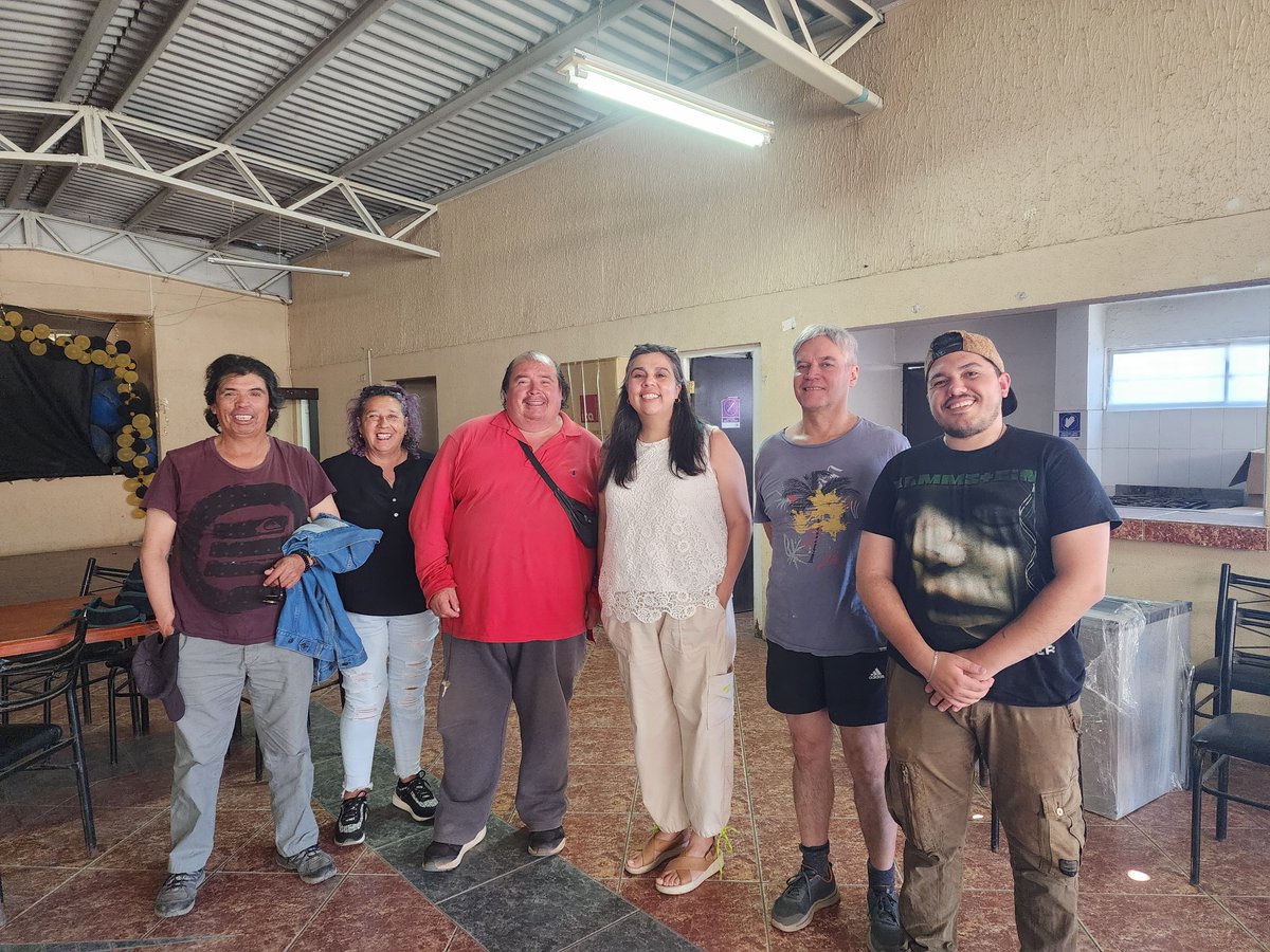 LorettoCP's tweet photo. Visita a terreno y reunión de nuestro equipo #LEBMA junto a la directiva de Caleta Pescadores para exponer avances del repoblamiento del huiro y tomar datos físico-químicos para seguir avanzando en nuestro proyecto 🌊🌞😎 @MilenioSecos @PuchuncaviMuni https://t.co/UlD4OmQ2Vp