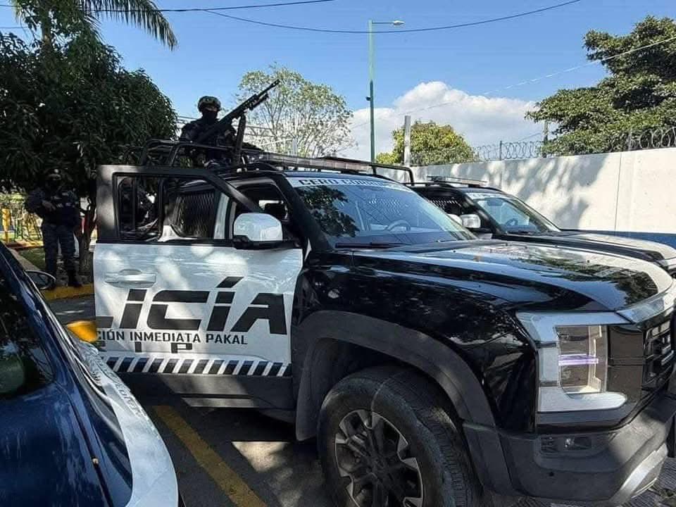 GabyCoutino's tweet photo. Trascendido. En el operativo de hoy en el municipio de #Villaflores Región #Frailesca de #FRIP #GrupoJaguar @sspchiapas son detenidos Funcionarios del Ayuntamiento local. Incluidos el Comandante de la #PolicíaMunicipal. En la ejecutoria coadyuvaron @SEDENAmx y @FGEChiapas https://t.co/Cj3BeGn2xh