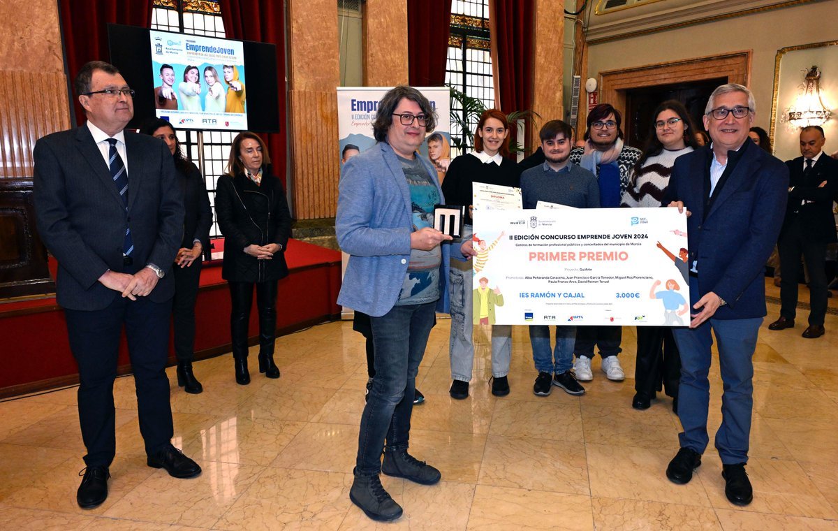 IES RAMÓN Y CAJAL tweet media