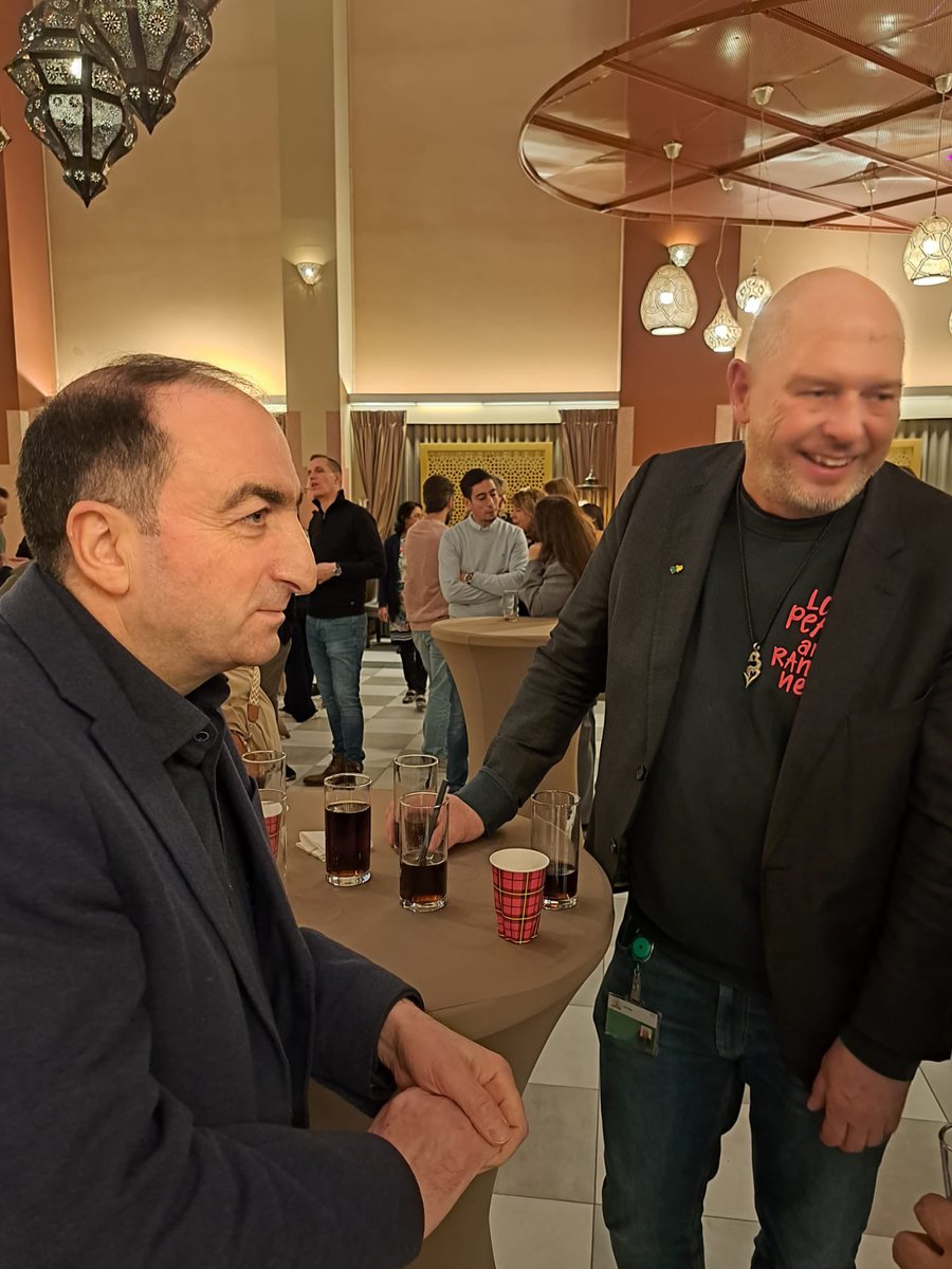 Zojuist met een delegatie van <a href="/Hartv00rDenHaag/">Hart voor Den Haag 💚💛</a> bij de nieuwjaarsreceptie van ontmoetingscentrum Juliana Plaza in #Transvaal geweest. Veel steun voor onze partij! #maakonsnóggroter