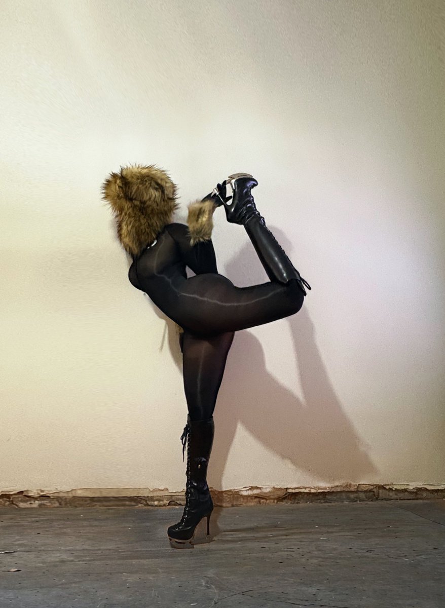 Dsquared skate moss boots slice u in the face