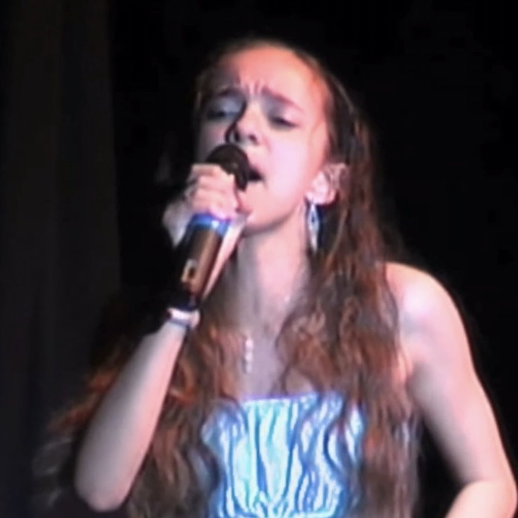 blueprintjade's tweet image. Young JADE, you’ve made it 🥹❤️