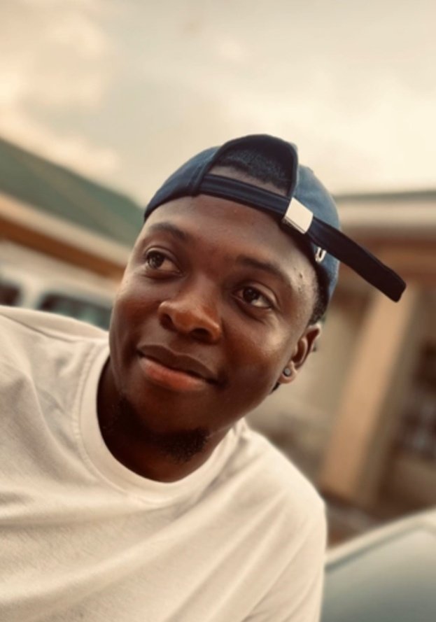 A rare picture of anthu opandana taking pictures together, usually ndi mikangano basi 😂...