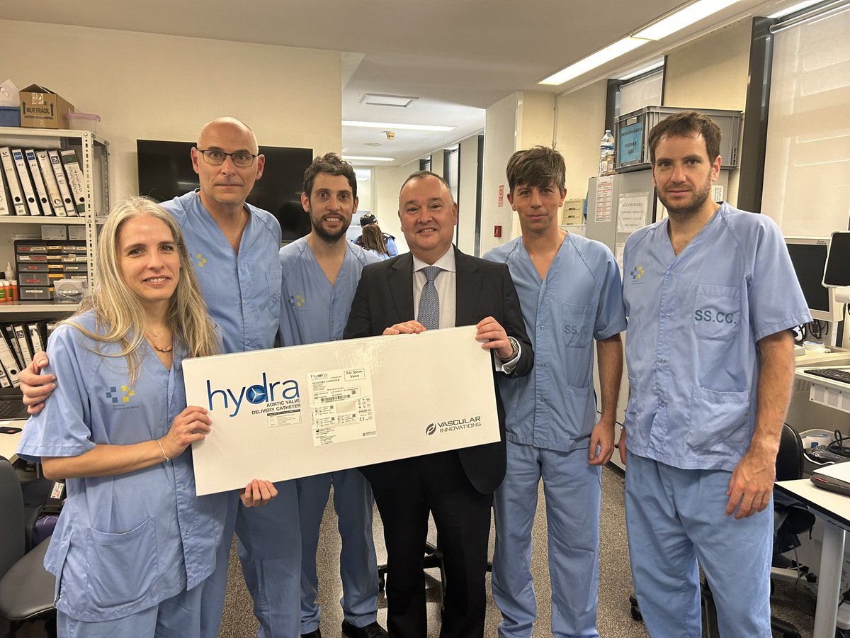 IberiaSmt's tweet photo. Primeros casos de TAVI #Hydra en las Islas Canarias. Enhorabuena @pemarlor08 por su excelente liderazgo pionero en innovación y a todo el equipo de Hemodinámica del Hospital Dr. Negrin por su perfecto soporte. Excelente resultado con mínimos gradientes y ausencia de PVL. Gracias al magnífico apoyo de nuestro Proctor @icruzgonzalez para asegurar un resultado óptimo. 

@shci_sec @SMTStents @damasovha 

#Hydra #TAVI