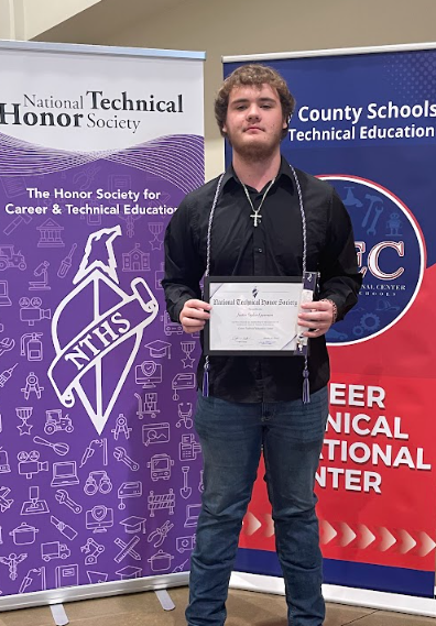 SCSCTEC's tweet photo. Congrats to Automotive Technology's December Student of the Month, Justin Epperson! Mr. Irwin stated that Justin is very knowledgeable and hard working by going the extra mile to help out! Justin was recently hired by Royal GMC to work in their auto department! #Pathways2Success https://t.co/LQsMg520uT