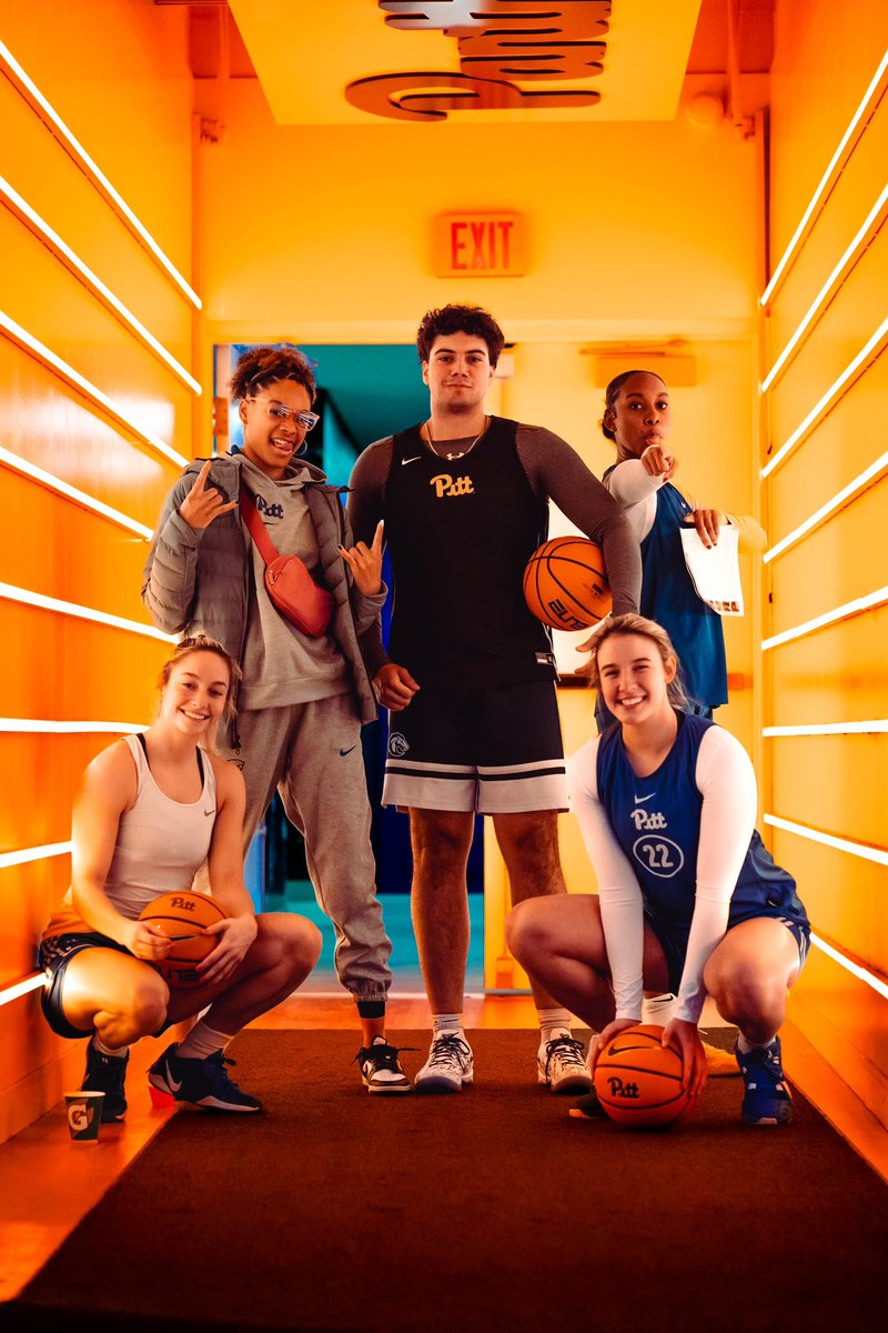 Pitt_WBB's tweet photo. Ready to go 🔵🟡 https://t.co/gTPX5aE2ro