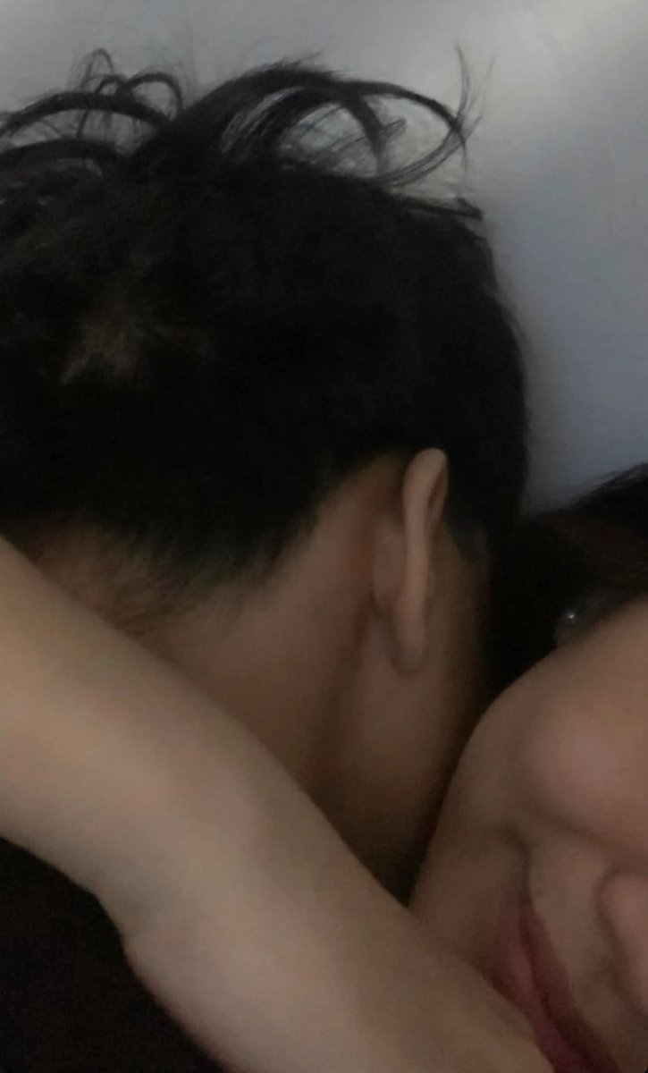 aliseduce's tweet photo. kan enak klo bobo ada yg kelonin gini🥰🥰 https://t.co/W0I659GPPY