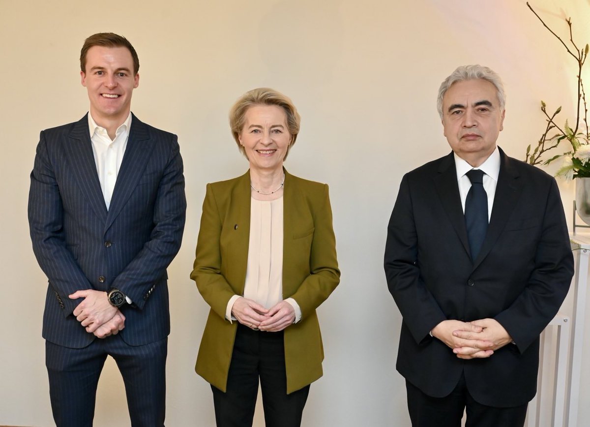 Ursula von der Leyen (@vonderleyen) on Twitter photo Africa has a huge potential for renewable energy.
Yet, 600 million African people lack access to electricity.
Now is the time to step up.
In Davos I’m inviting the private sector to invest in renewables in Africa.
Thank you <a href="/GlblCtzn/">Global Citizen ⭕</a> for your support on this campaign. Africa has a huge potential for renewable energy.
Yet, 600 million African people lack access to electricity.
Now is the time to step up.
In Davos I’m inviting the private sector to invest in renewables in Africa.
Thank you <a href="/GlblCtzn/">Global Citizen ⭕</a> for your support on this campaign.