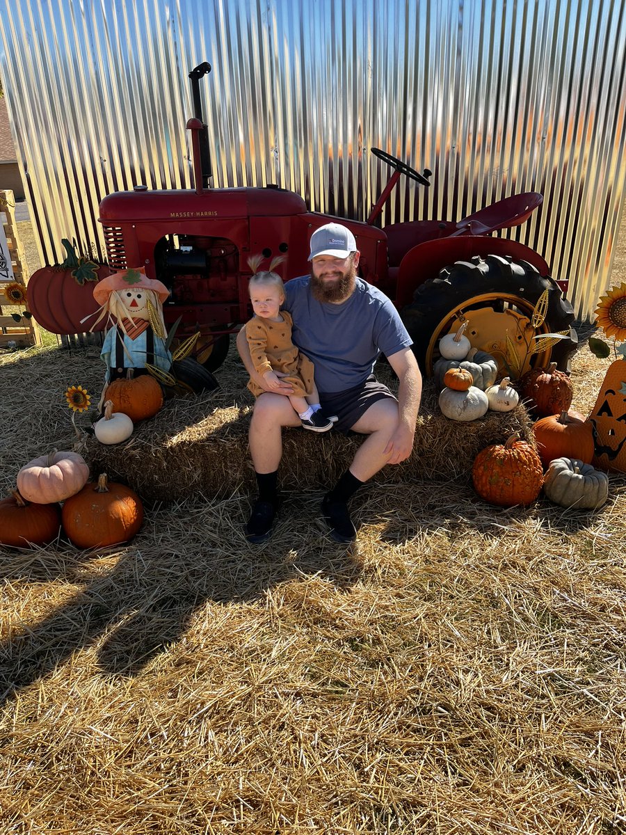 thtgrlMoe's tweet image. Happy 25 honey, we love you bunches🩵🎂 @dRoseKB