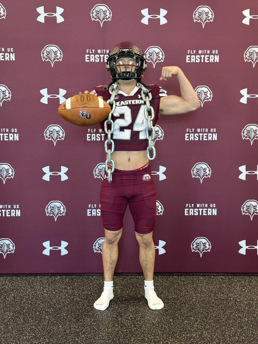 JoshMT_24's tweet photo. Had a great visit at @EUEaglesFB ! Thank you @CoachScottEU for having me out here ❤️🤍 https://t.co/XWSzX06AWU