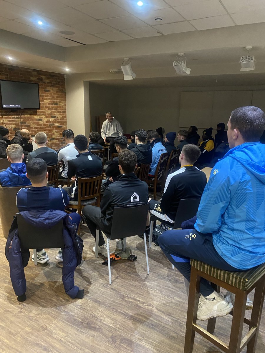cheshuntfcscore's tweet photo. Training starts tonight with preparation for the week end #knowyouropponent https://t.co/qgFx4Qpseb