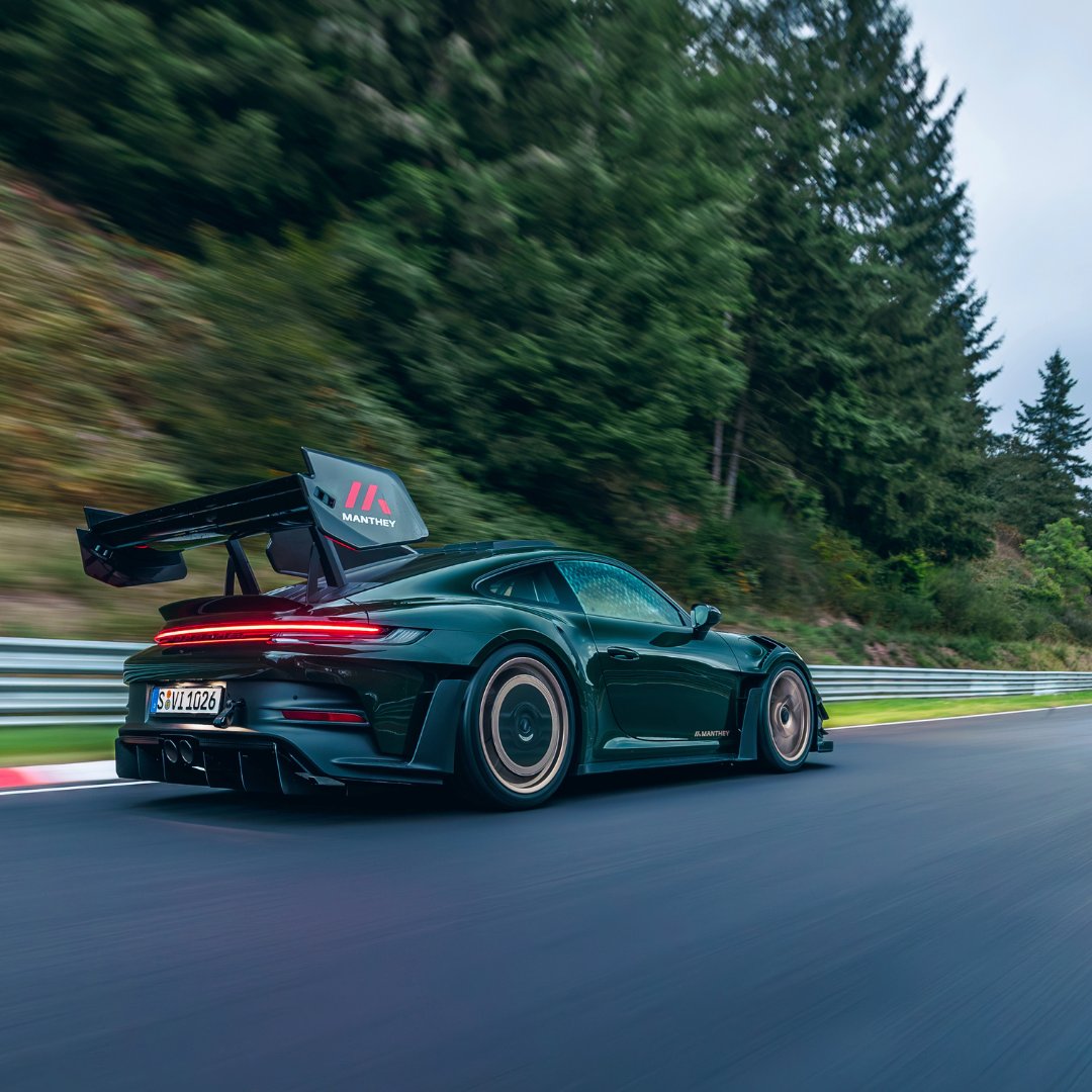 Porsche's tweet photo. Manthey Kits are now offered in the U.S. for two of the most track-focused 911 model variants: the 911 GT3 RS and 911 GT2 RS.

Explore now at https://t.co/9z620aDcEB https://t.co/a5wYUIdHbk