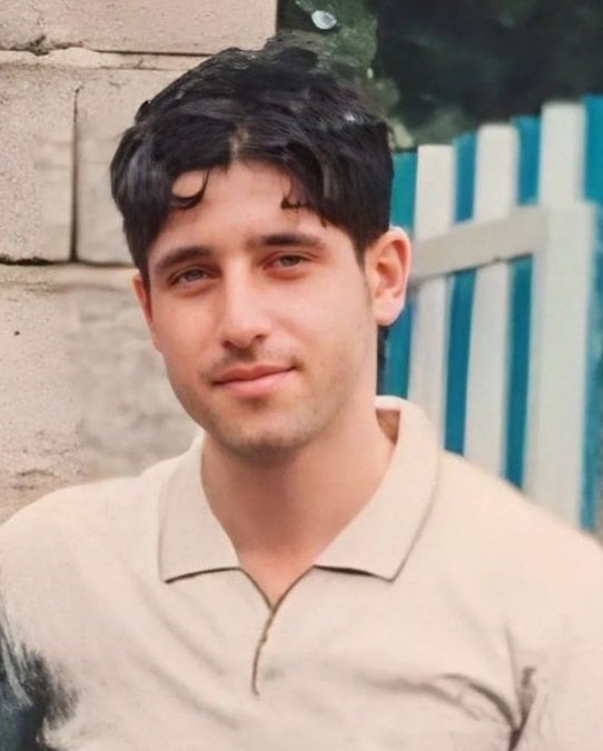 غریبِ آشنا tweet media