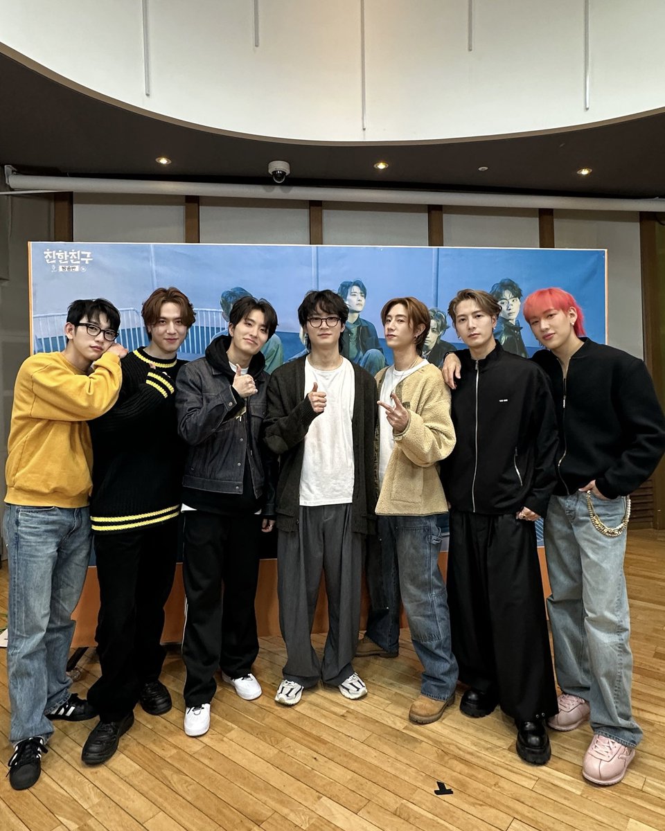 jiaerjnk's tweet photo. Went from praying for an ot7 picture to getting these in just a week. I DONT NEED A THERAPIST ANYMORE!!! https://t.co/YQpAEEo3Y4