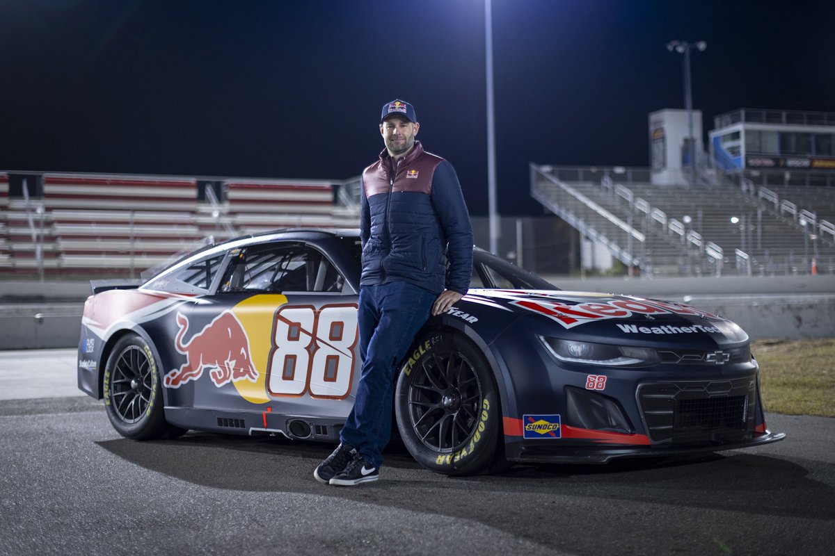 Super excited to be racing with wiiings again on my car now with <a href="/redbullmotors/">Red Bull Motorsports</a> in @nascar! 👐 They have been great supporters of me back home so awesome to have them onboard with <a href="/TeamTrackhouse/">Trackhouse Racing</a>! 😀