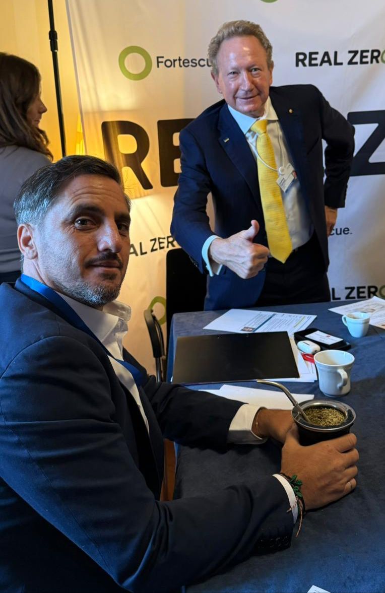Cerramos una nueva aventura con Andrew en Davos. Mucho aprendizaje con reuniones muy positivas. Seguimos para adelante con la descarbonización. #RealZero #WEF25