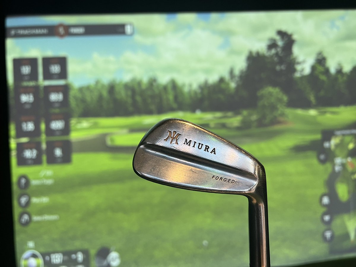 Panger40's tweet photo. Blustery cold Chicago day after watching the @NHLBlackhawks practice? How about a quick 18 holes Royal County Down ? Thanks to @PARennialGolf for having me. @MiuraGolfInc https://t.co/vurYjgPhmk
