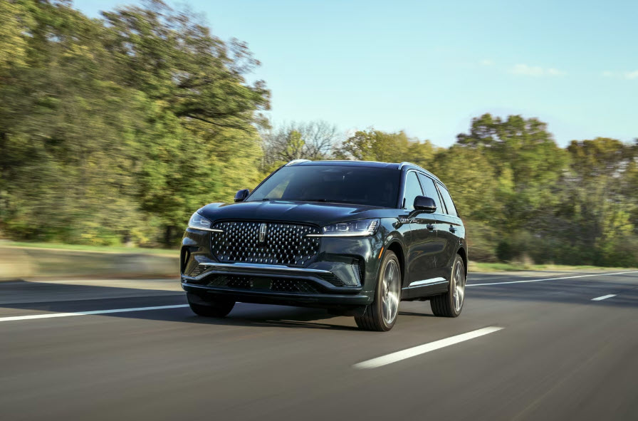 fordsquaremtv's tweet photo. Gracing the road with its commanding presence, the 2025 Lincoln Aviator exudes luxury. https://t.co/Sdhdoo6RPT