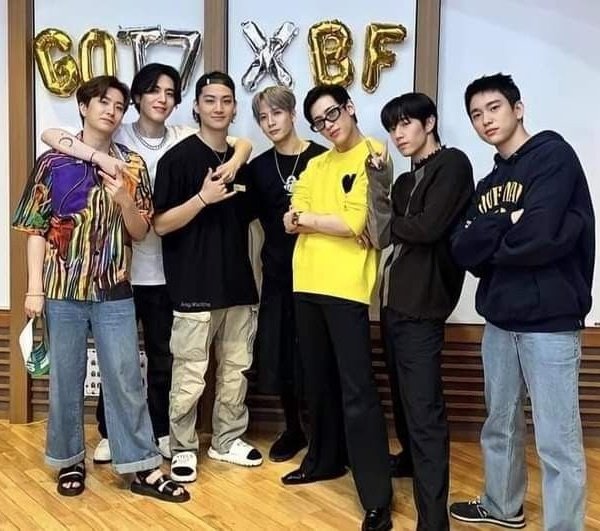 BamJWahgase's tweet photo. 3 years later but they all are looking younger https://t.co/AjajkEdPLE