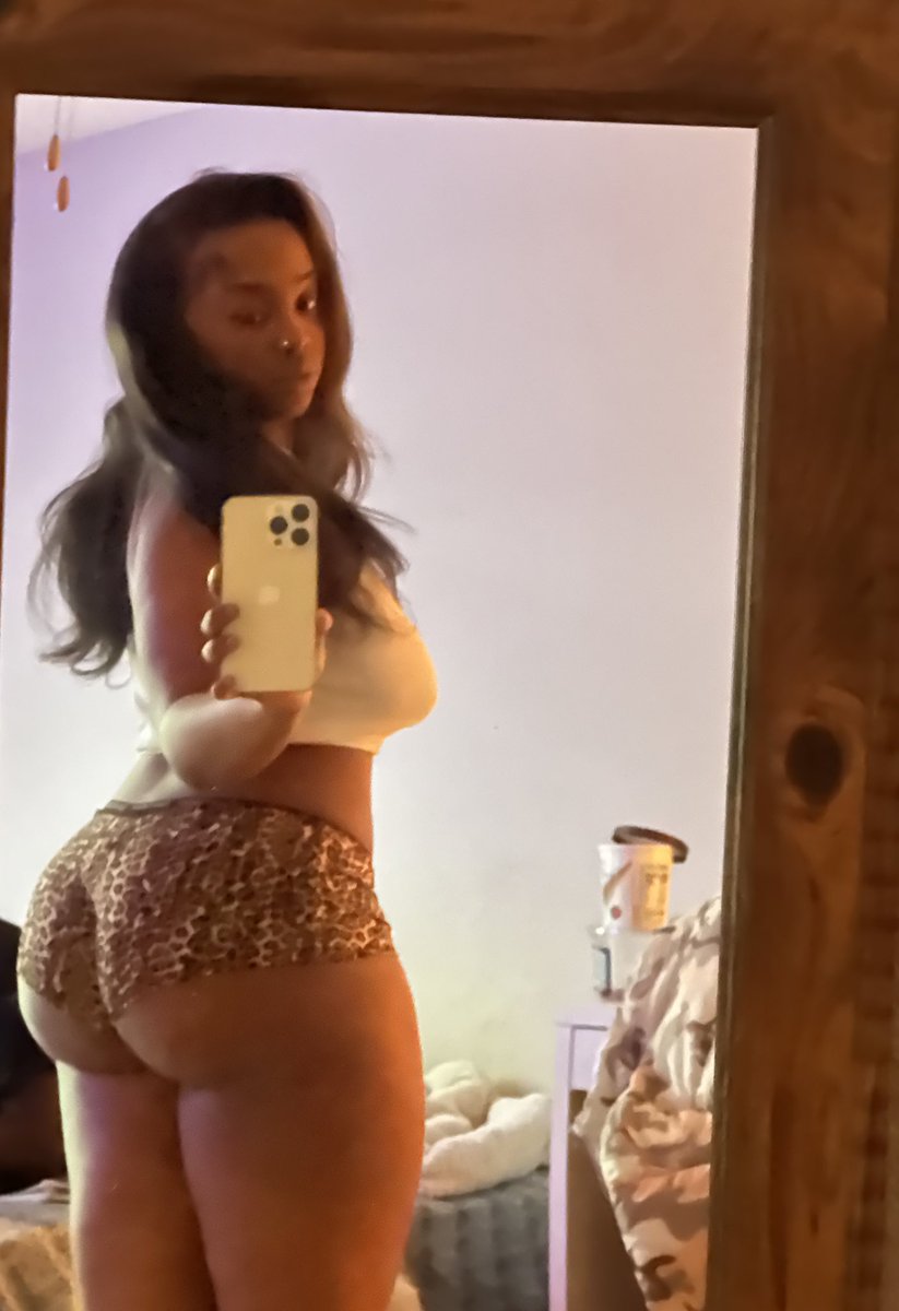 kannnnnette's tweet photo. told myself id stop posting a** but LOOK AT THE SIZE OF THIS THING https://t.co/JOzEM7QI44