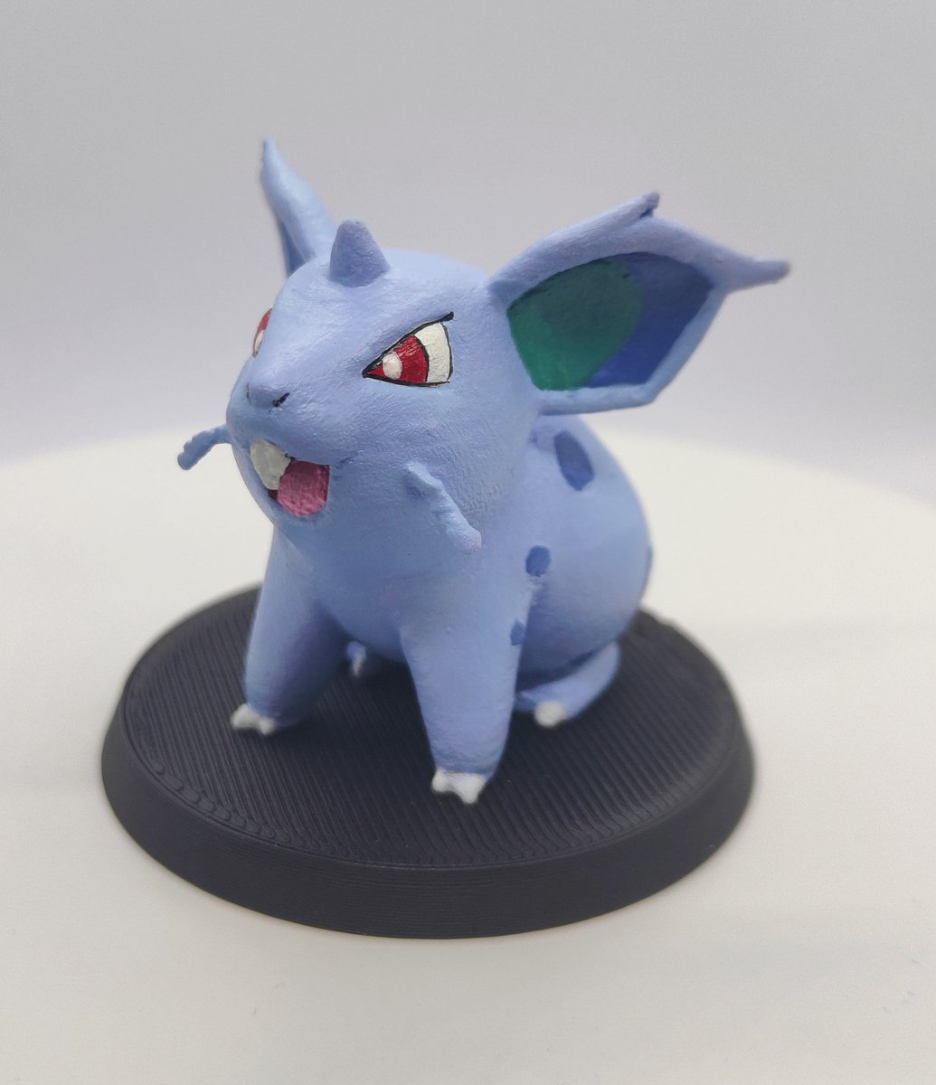 guadix95's tweet photo. Nidoran♀️ https://t.co/FwhySzPHTq