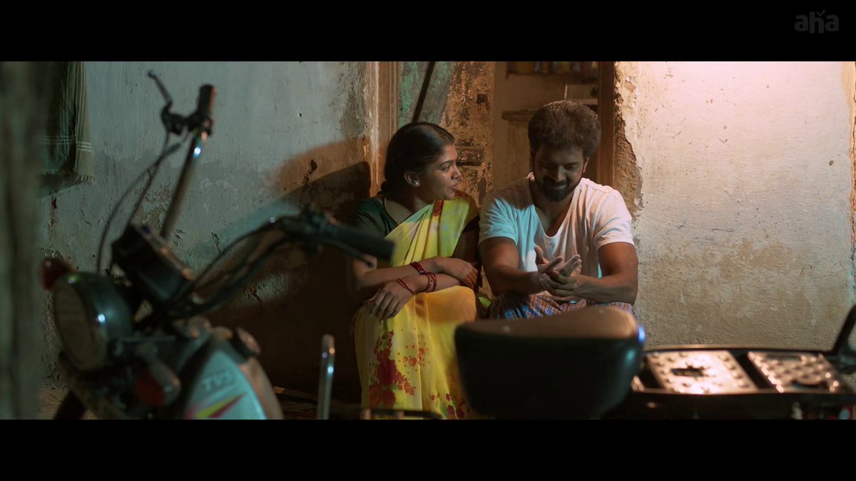 parallaxcinemas's tweet photo. #DeepavaliBonus A touching tale of a lower-middle-class family's Deepavali. Heartwarming and emotional, no OTT drama, just a feel-good, 90-min slice-of-life film. Ideal for fans of simple and heartfelt storytelling.
#Parallaxcinemas @vikranth_offl  @Riythvika https://t.co/t7Ko1t6vM2