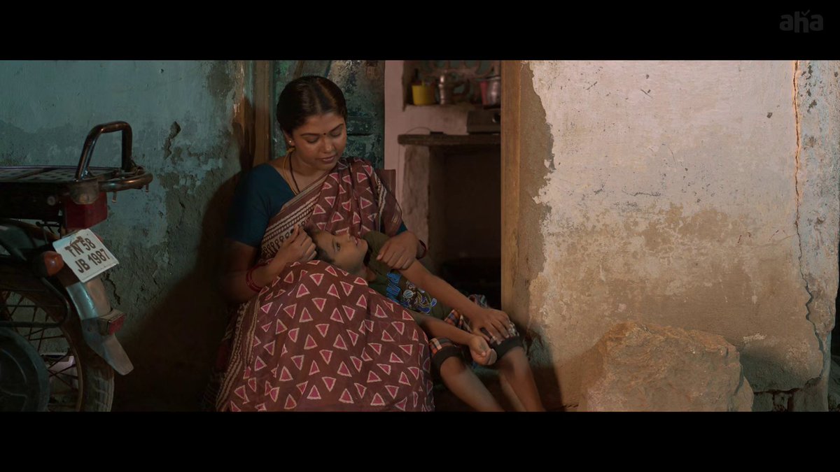 parallaxcinemas's tweet photo. #DeepavaliBonus A touching tale of a lower-middle-class family's Deepavali. Heartwarming and emotional, no OTT drama, just a feel-good, 90-min slice-of-life film. Ideal for fans of simple and heartfelt storytelling.
#Parallaxcinemas @vikranth_offl  @Riythvika https://t.co/t7Ko1t6vM2