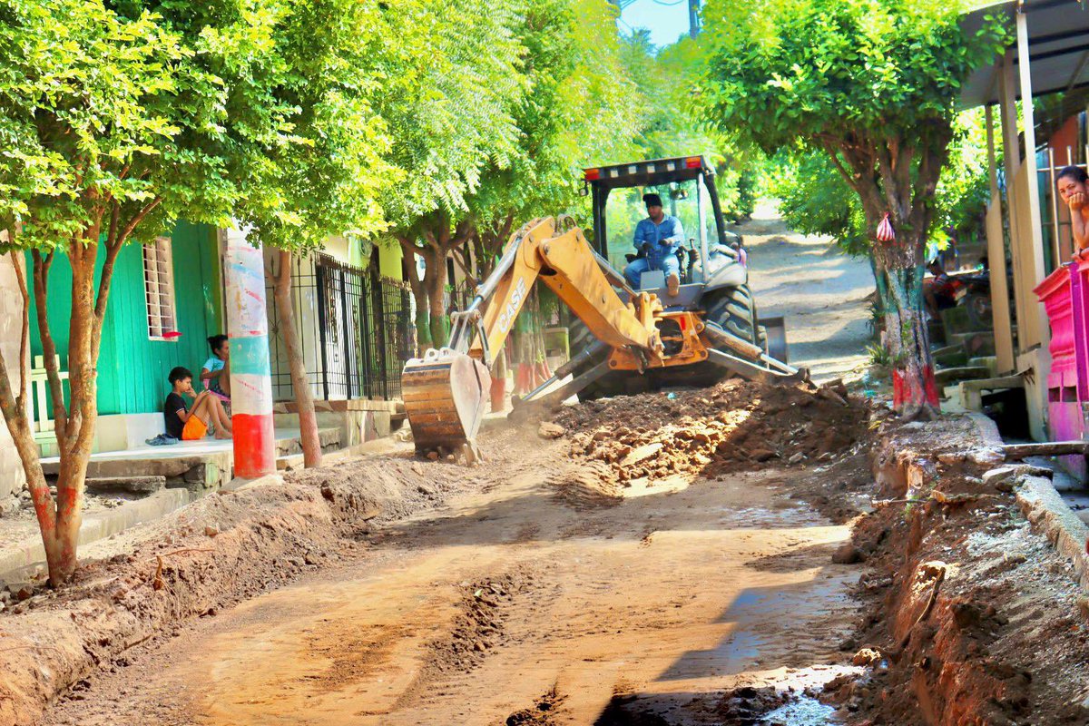 AndresAldanaPa's tweet photo. El programa Obras para Avanzar Unidos llega a los barrios de Sincé. El primer turno es para Villacoral con alcantarillado y pavimento que ya están en ejecución. ¡Cumplimos nuestra palabra! https://t.co/GNOizEg0Cs