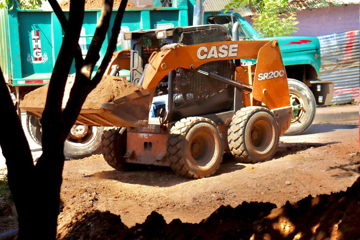 AndresAldanaPa's tweet photo. El programa Obras para Avanzar Unidos llega a los barrios de Sincé. El primer turno es para Villacoral con alcantarillado y pavimento que ya están en ejecución. ¡Cumplimos nuestra palabra! https://t.co/GNOizEg0Cs