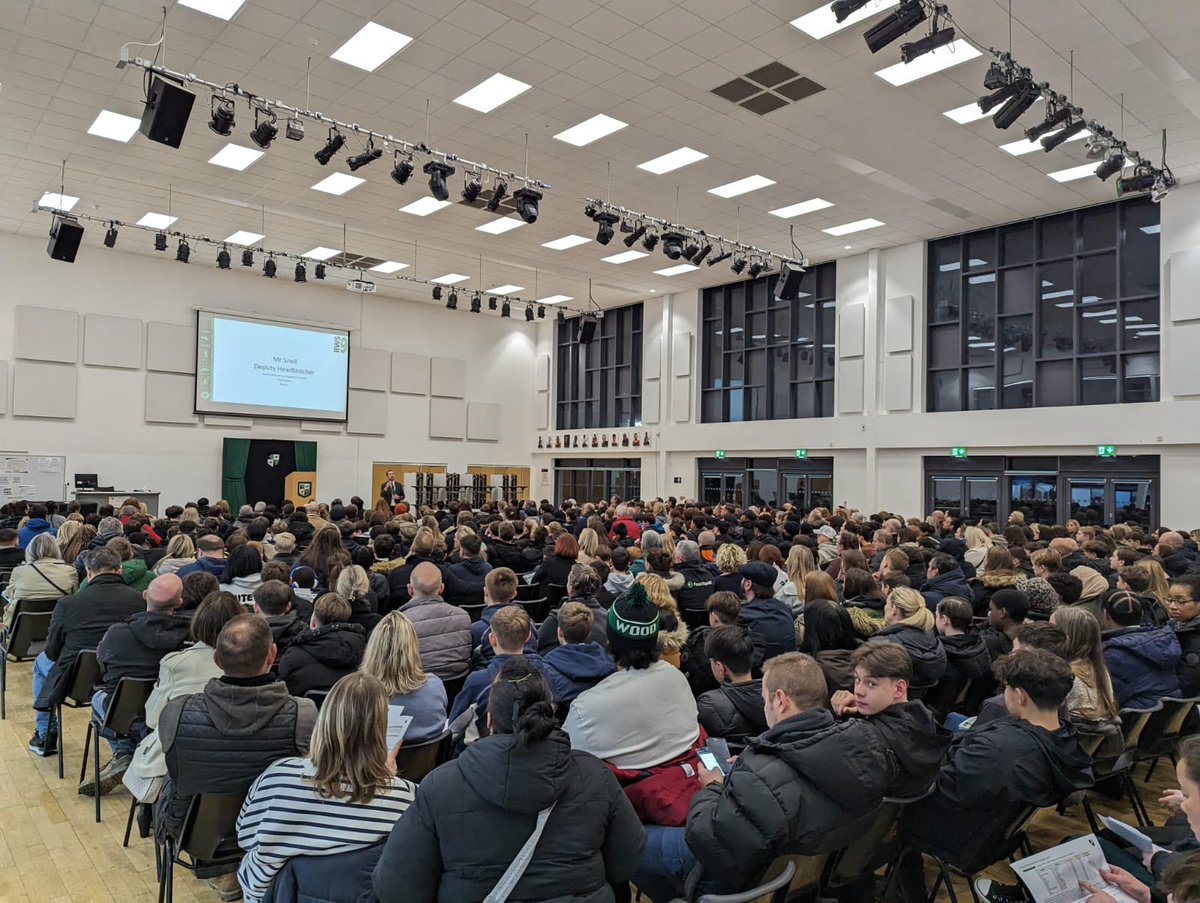 rw_school's tweet photo. Our RWS9 options evening was incredibly well attended this evening. Students and parents and carers were provided with information on next steps. 

#LearnLeadExcel

🖤💚 https://t.co/kCtjfkWhpq