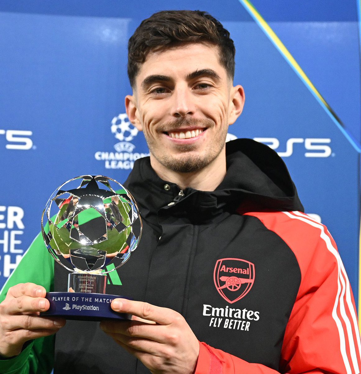 nonewthing's tweet photo. Kau Havertz is on 18 G/A this season.

More than Sesko
More than Watkins
More than Solanke
More than Vlahovic
More than Jackson
3 less than Osimhen in Turkey

He is on course to have his most productive season ever. He is literally exploding in front of our eyes. He is leading the attack without Bukayo Saka.

And what do Arsenal fans give him in return? Abuse. No support. We undermine his confidence. And cry for worse players to replace him.