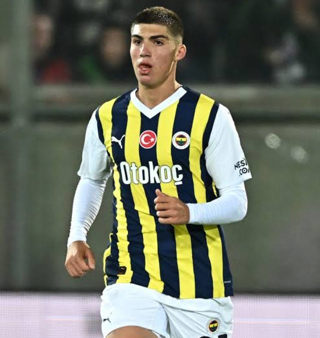 SportsDigitale's tweet photo. Yusuf Akçiçek’in Lyon maçı performansı:

Pas: 44
İsabetli pas yüzdesi: %86
Uzaklaştırma: 3
Pas Arası: 1
Top Kapma: 2
İkili Mücadele: 4/7
Hava Topu: 2/4 https://t.co/4tnmIZ7uW2