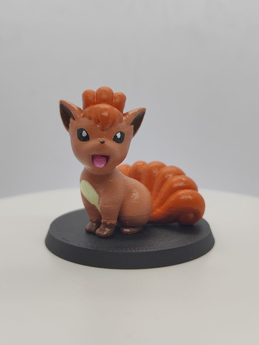 guadix95's tweet photo. Vulpix y Ninetales son preciosos 🔥 https://t.co/INUHuyhVe9