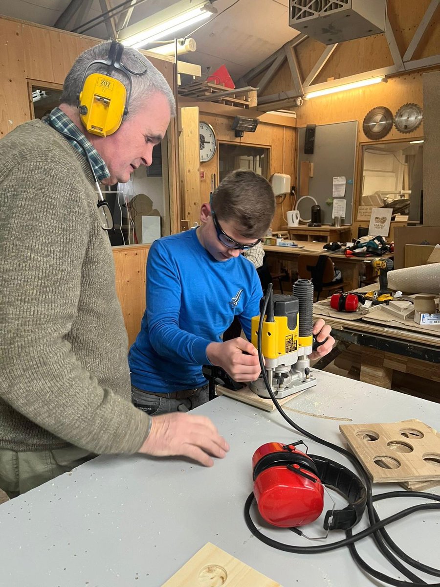 🌟Jip's Droomdag: 'n stoere jongensdag om nooit te Vergeten!🌟
Jip giing op avontuur – 'n dag vol gereedschap, klussen, racen én heerlijk eten! 💪🚗🍝
Een enorme dankjewel aan onze Droomgidsen Julia &amp; Gea, fotograaf Alex en alle sponsoren die deze dag zo bijzonder hebben gemaakt!