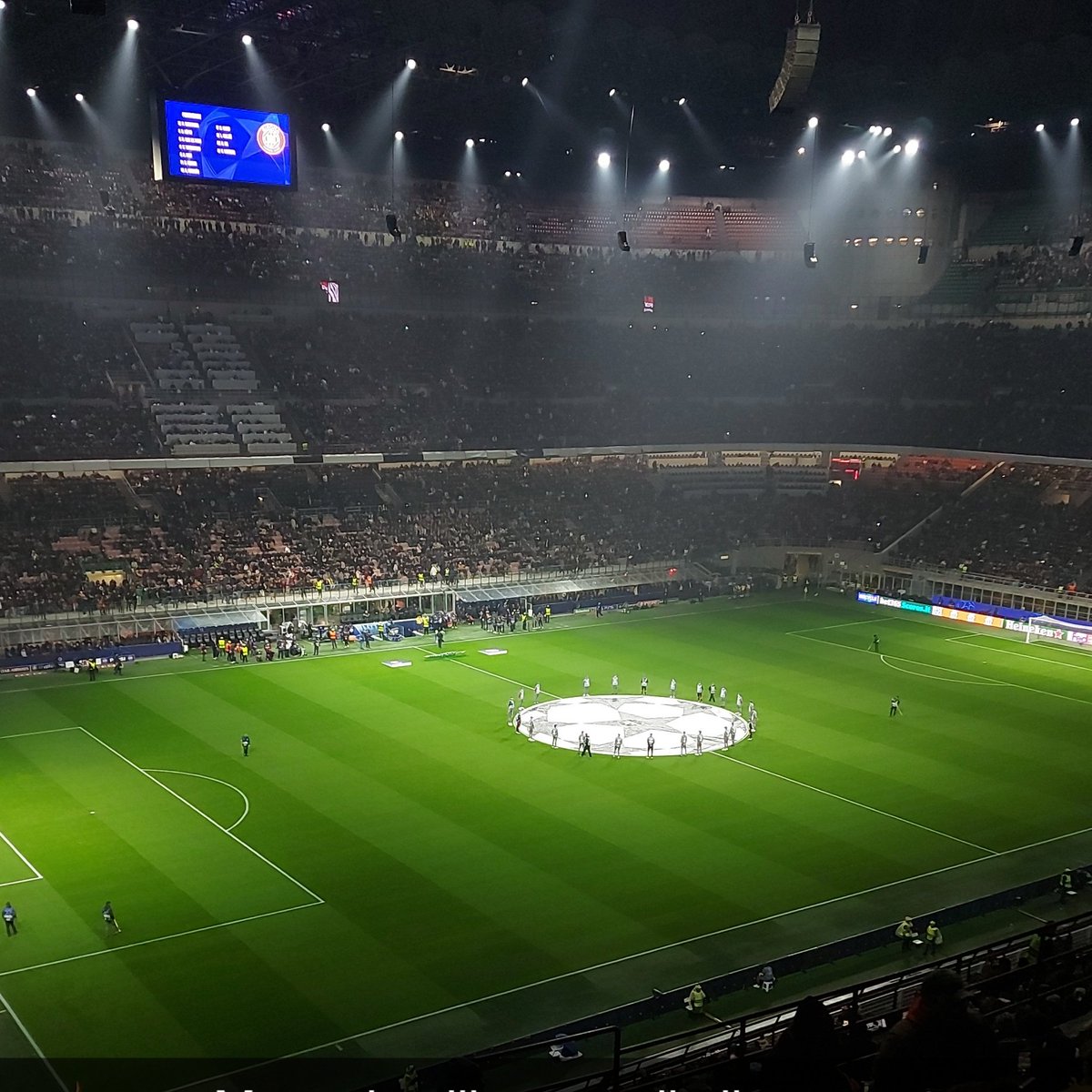 Johnny97finn's tweet photo. 22.1. AC Milan-Girona 1-0

9€ Makso lippu, ei paha hinta.
En tiiä alkoko reissuväsymys painaa mut melko vaisu ottelu.
Mitä useemmin San Sirolla käy sitä enemmän alkaa ahtaus ahdistaa. 
Helvetin hieno stadion toki edelleen.

#UCL #UCLfi https://t.co/OVrrmtlLVZ