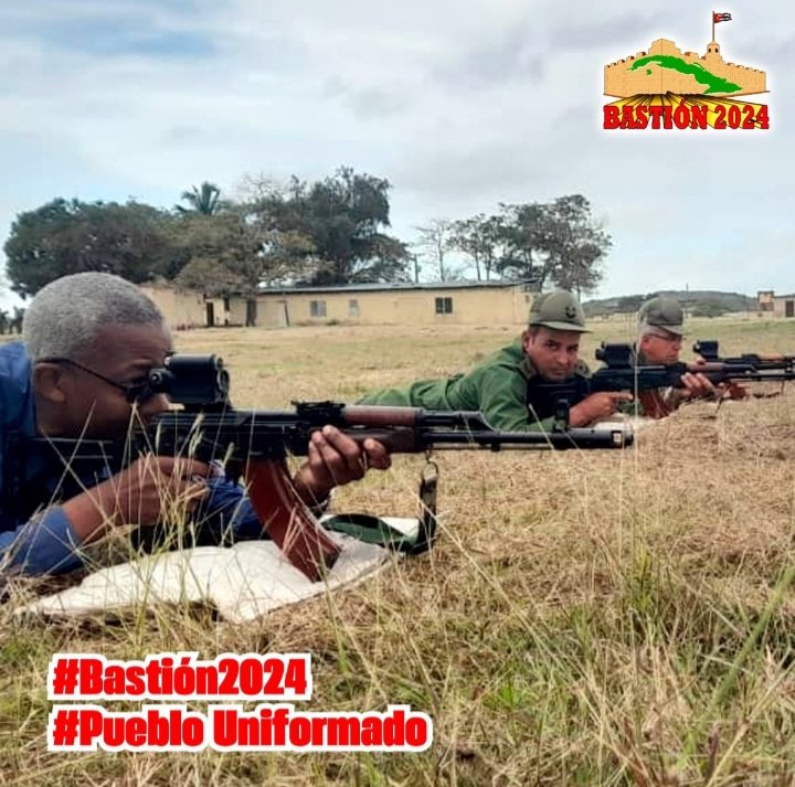 Rolando21013822's tweet photo. Nuestra fuerza es la fuerza del pueblo. 
#PuebloUniformado 
#SanctiSpíritusEnMarcha 
#Taguasco 
@DeivyPrezMartn1 @DiazCanelB @DrRobertoMOjeda @AlexisLorente74 @PartidoPCC https://t.co/hzr2qsyNK4