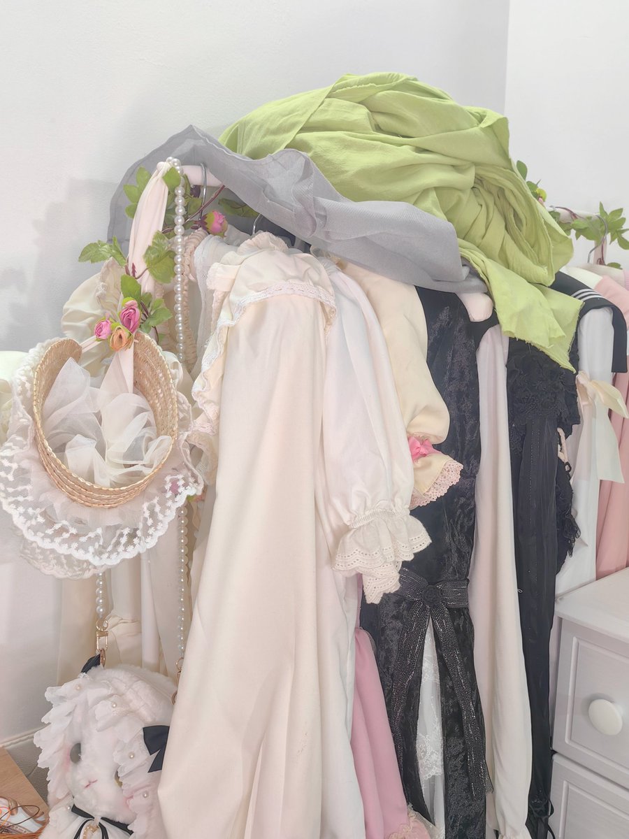 nondepreloise's tweet photo. I'm working on a costume for a wonderful woman!
#astralshift #LGTS #PMGT #littlegoodytwoshoes #cosplay https://t.co/BhWDLxIaqo
