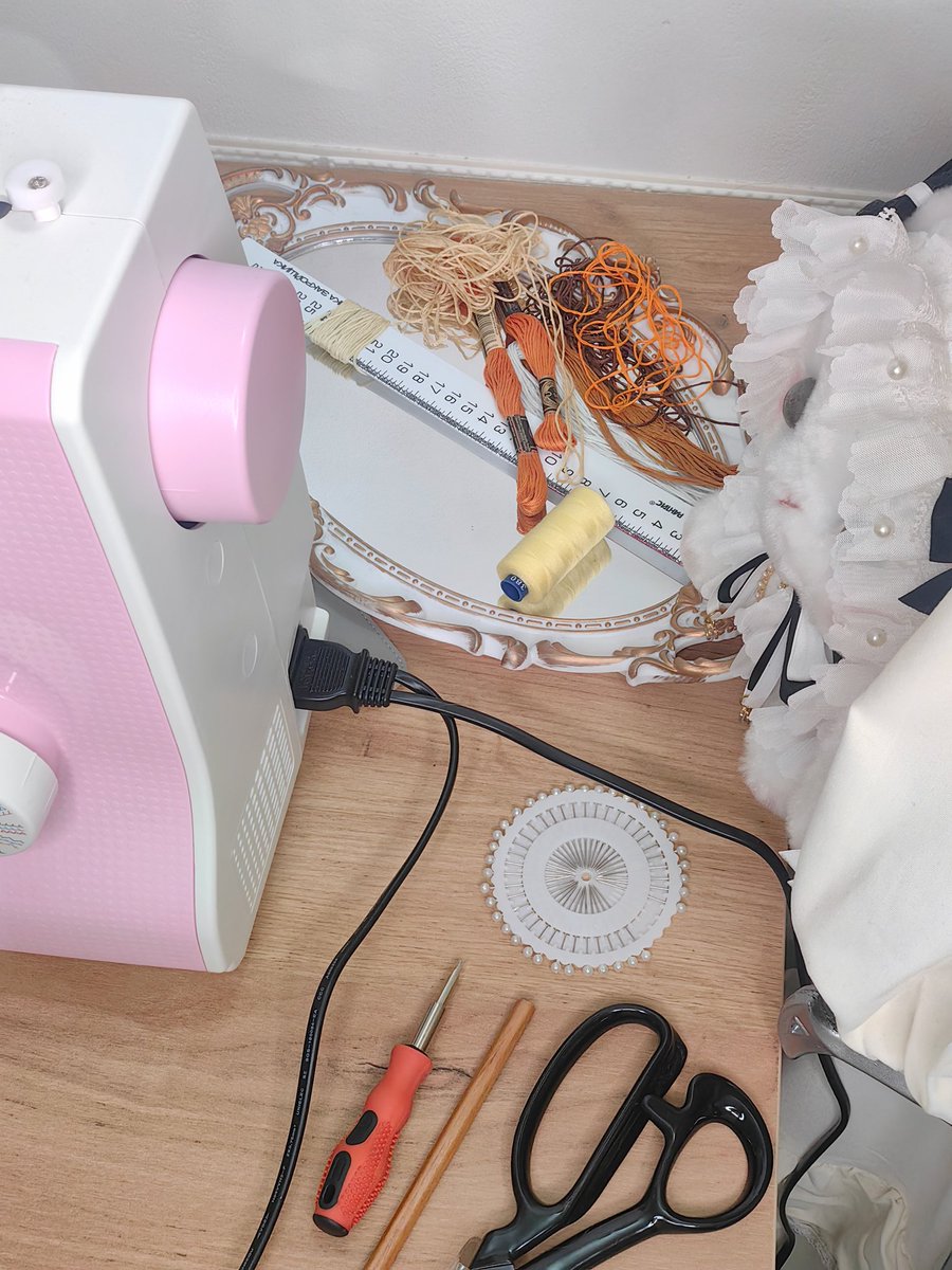 nondepreloise's tweet photo. I'm working on a costume for a wonderful woman!
#astralshift #LGTS #PMGT #littlegoodytwoshoes #cosplay https://t.co/BhWDLxIaqo