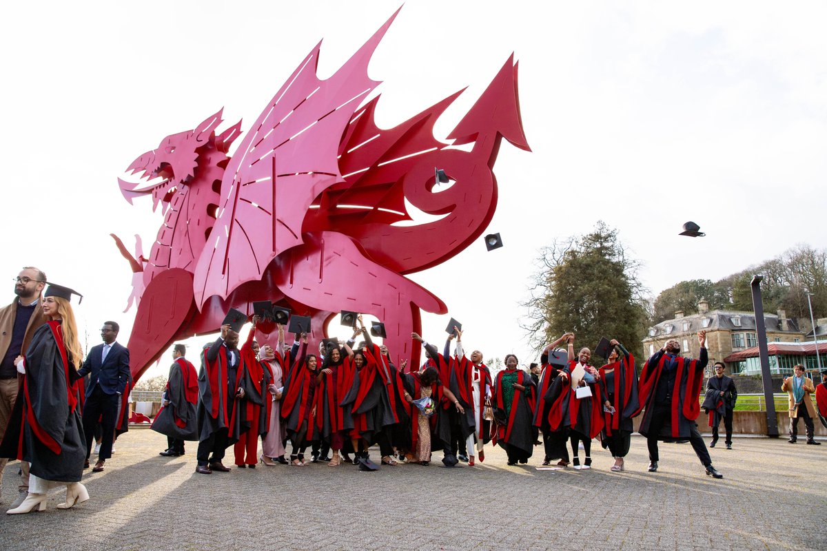 UniSouthWales's tweet photo. Celebrating the incredible achievements of our graduates on the first day of Winter Graduation! 🥳👏 
Congratulations to you all ❤️

Don’t forget to tag us in your posts and use #USWGrad

#USWFamily https://t.co/mPW4omxR3b