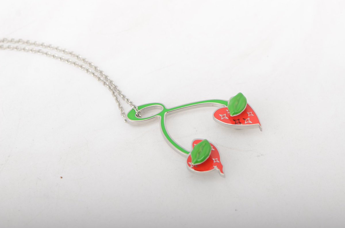 shynereaper's tweet image. I designed a pendant that comes with earrings. (it’s an earring holder so you can swap them out with any pair)