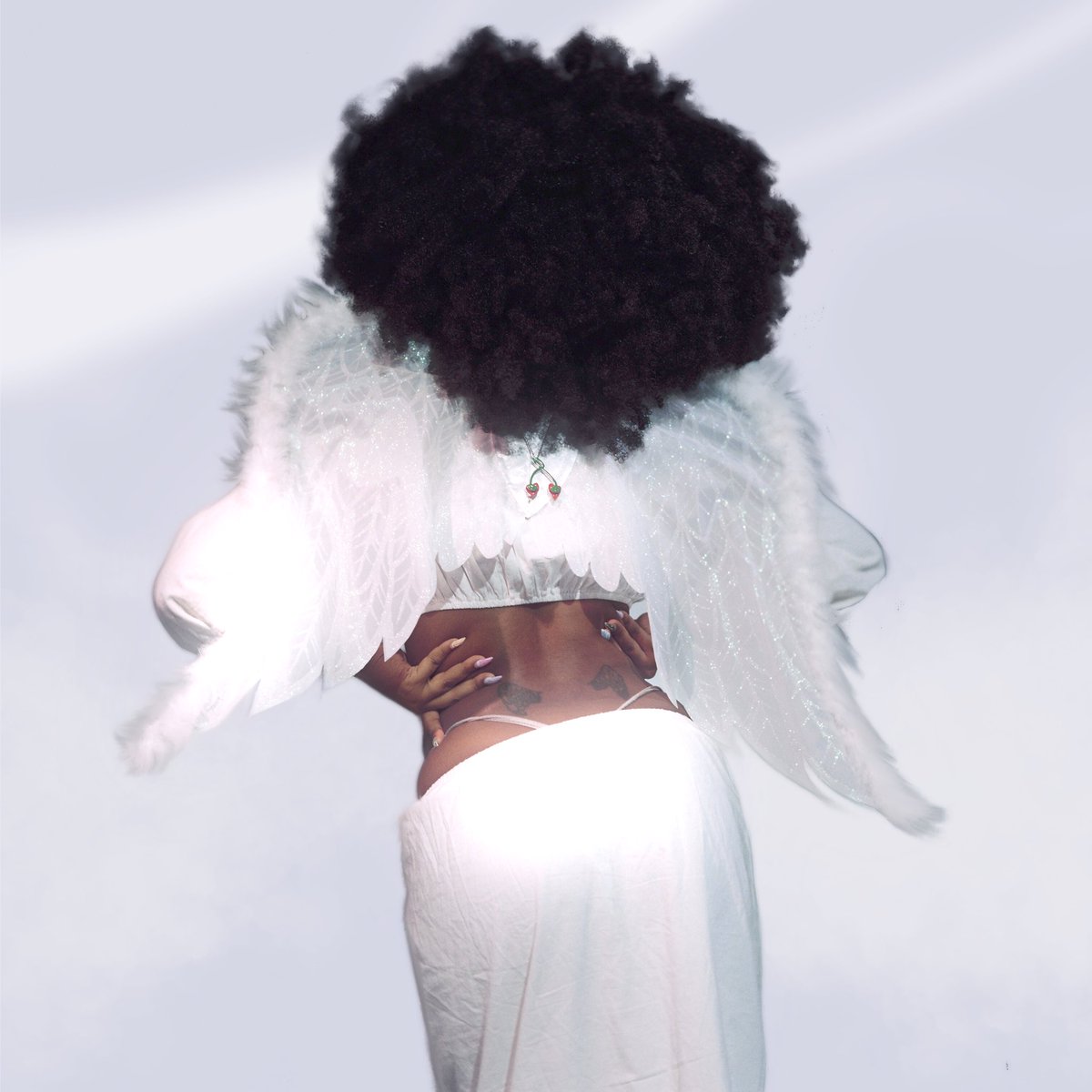 shynereaper's tweet image. I designed a pendant that comes with earrings. (it’s an earring holder so you can swap them out with any pair)