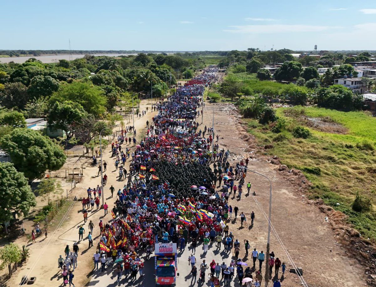Desplegados en cada rincón de nuestra Patria, en perfecta Fusión Popular-Militar-Policial Ejercicio #EscudoBolivarianoPorLaPaz #EscudoBolivariano2025